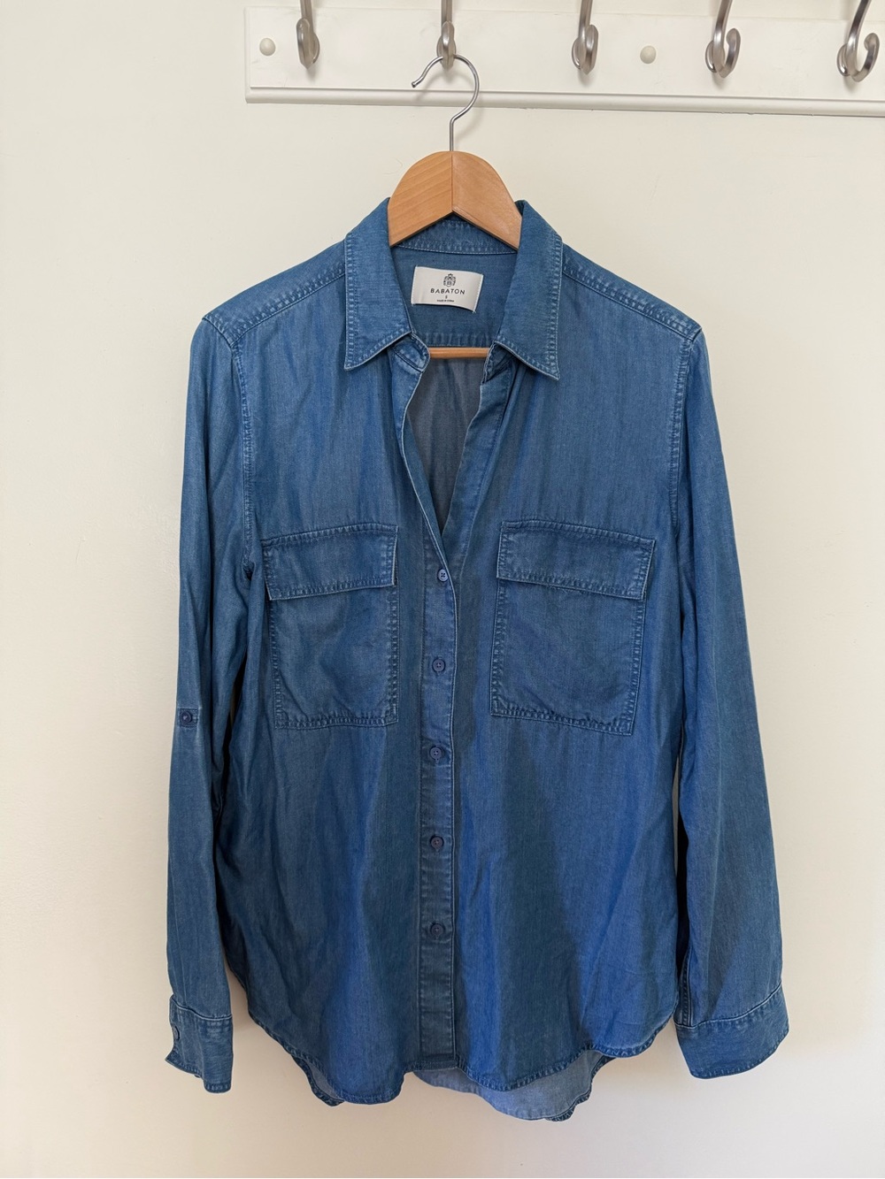 Aritzia Babaton Chambray Button Down Shirt, size small
